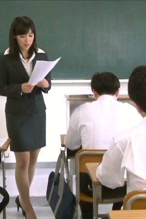 Kasumi Okazaki và JUX-443: Cô giáo bị học trò, phụ huynh vây hãm, ân ái cuồng nhiệt đến ướt sũng!
