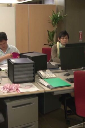 Moe Amatsuka bị sếp dồn ép cực độ trong SNIS-419: Nàng thư ký ướt đẫm, rên xiết thăng hoa!