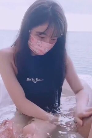 FSOG034 Không: Nữ thư viện khát tình, trút bỏ xiêm y trên bờ biển cấm!