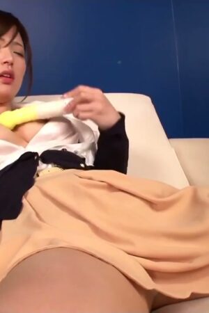 Yui Kuramochi SOE-981: Idol I-cup bùng nổ ướt át, cuồng nhiệt không ngừng!