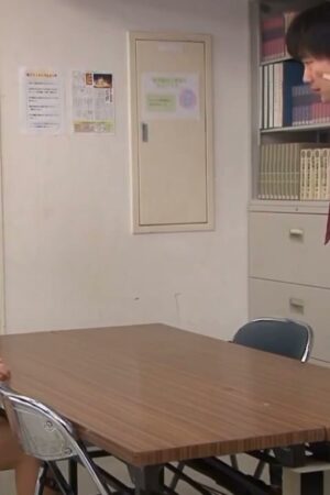 Anri Okita và MIDE-095: Cô giáo les cuồng nhiệt, ướt sũng với màn ân ái không che!