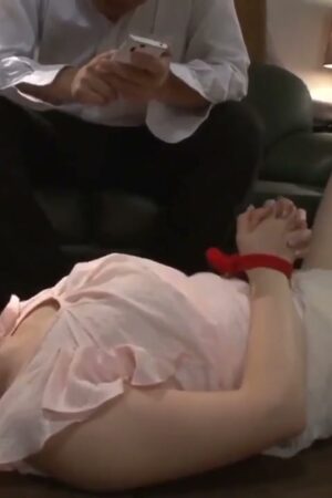 Yui Nishikawa MIDE-176: Nữ sinh viên đại học bị vần vò tới ướt sũng, rên rỉ thăng hoa!