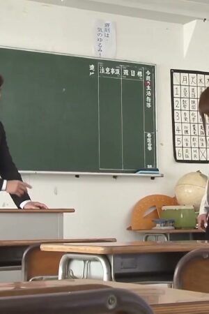 Nonoka Hana bùng nổ trong MIDE-231: Cô giáo váy ngắn ướt sũng, bị khám phá đến tận cùng!