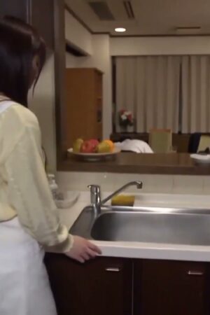 Shiori Kamisaki G-cup ướt sũng, rên rỉ thăng hoa cùng sếp trong MIDE-243