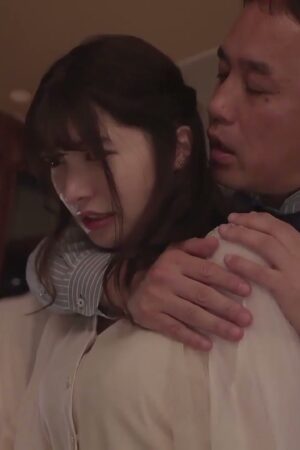 Ruu Totsuka bị lão đạo diễn ‘lột sạch’, đêm tuyết định mệnh STARS-949 không che!