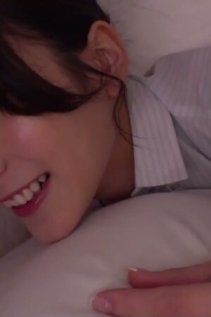 Rin Honjo và STARS-974: Cuồng nhiệt dưới chăn, cô bé ướt đẫm không ngừng thăng hoa!