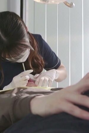 Aoi ichino & JUQ-924: Nha sĩ trả thù chồng, đè bệnh nhân ướt sũng!